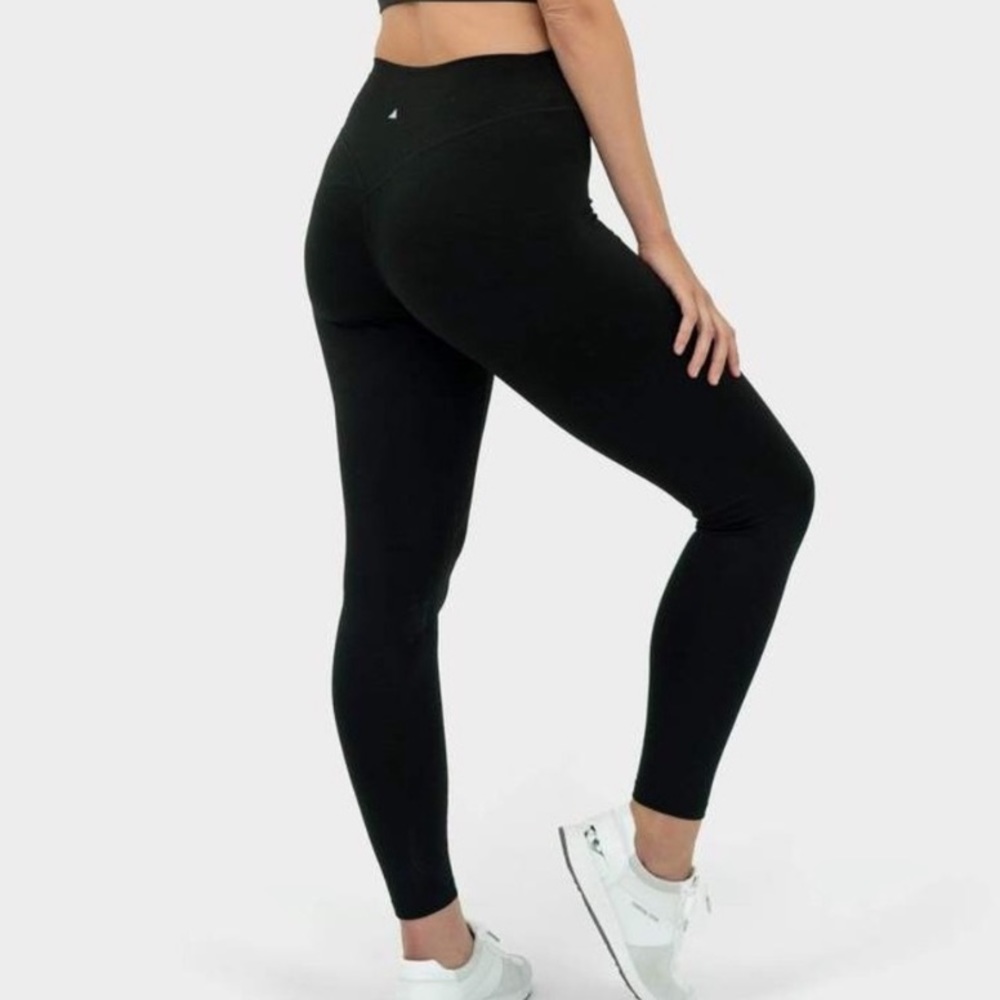 DO NOT BUY! POSHMARK WONT LET ME DELETE LISTING